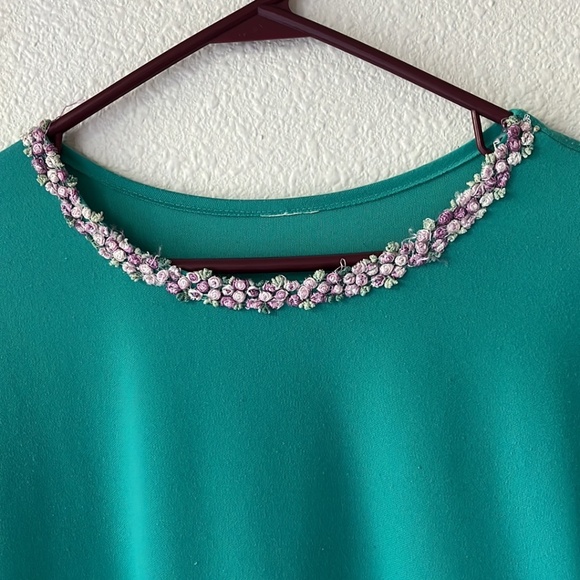 Ladies top - Picture 3 of 3